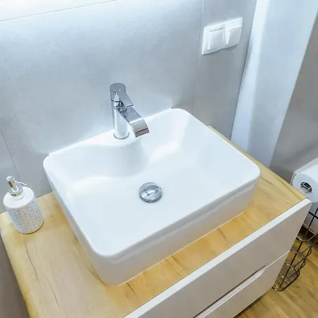 Apartment D-07 